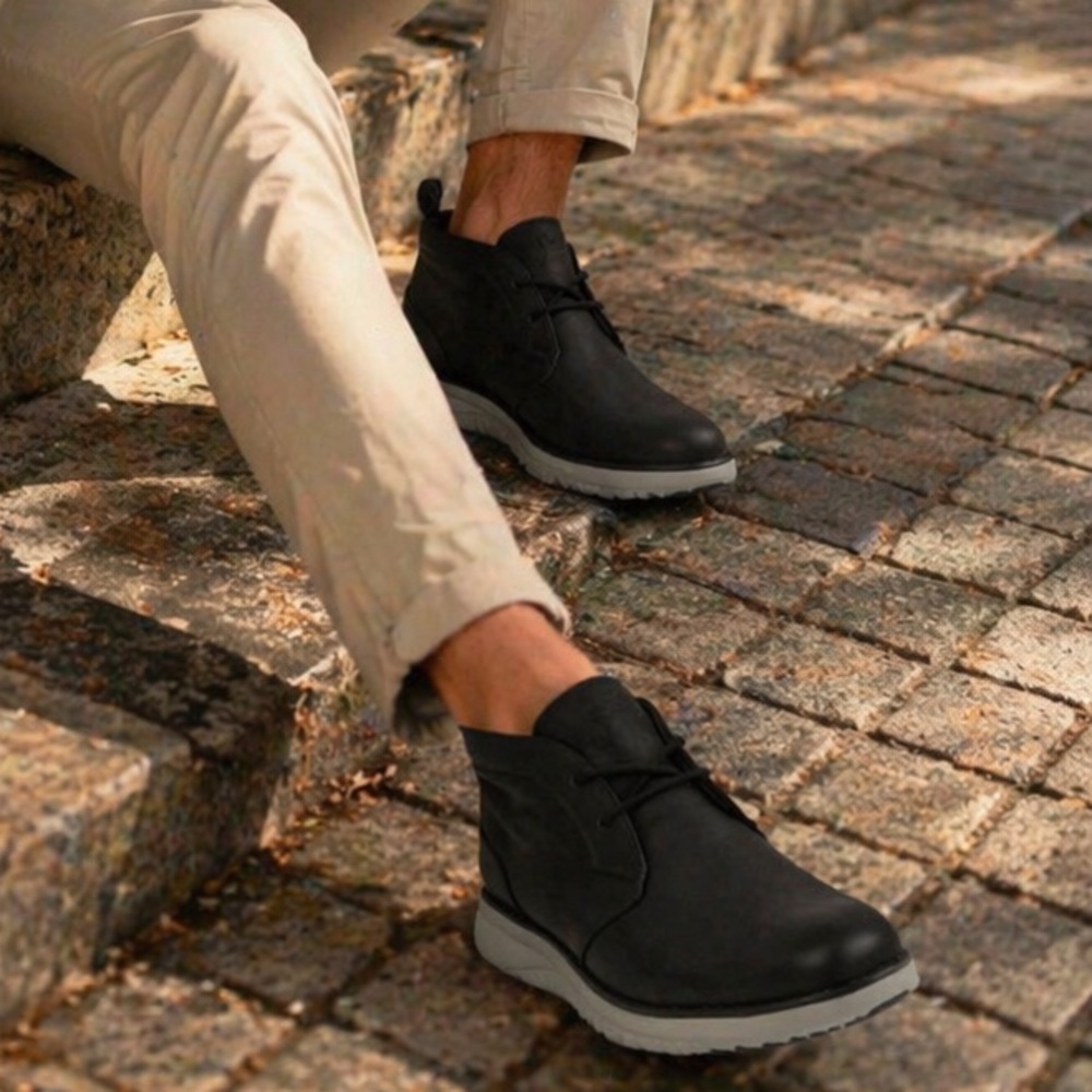 UGG Union Chukka Boot Men’s Black Leather Sz 11 Contemporary Minimalist career